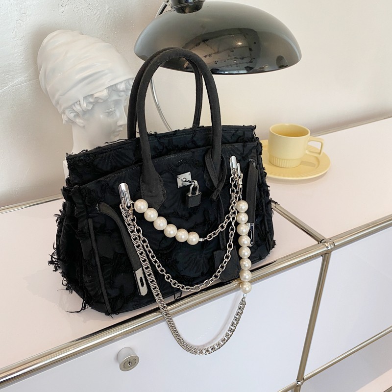 Hot Free shipping designer bags for womens Shoulder bags sliver black white New Fashion Shoulder Bag Large Capacity Leisure Chain Bag