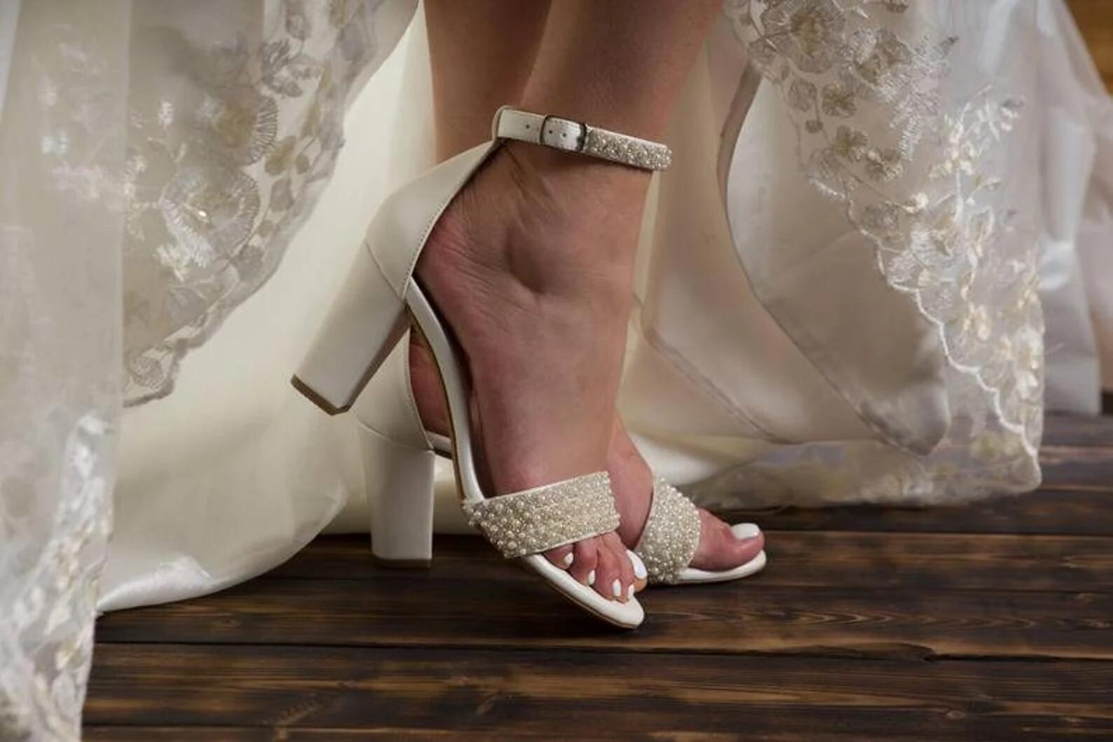 Ivory Pearls Beaded Wedding Bridal With Strap Open Toe Ladies Fashion Chunky Heel Bride Women Shoes Sandals Lg0205 Youmaidress