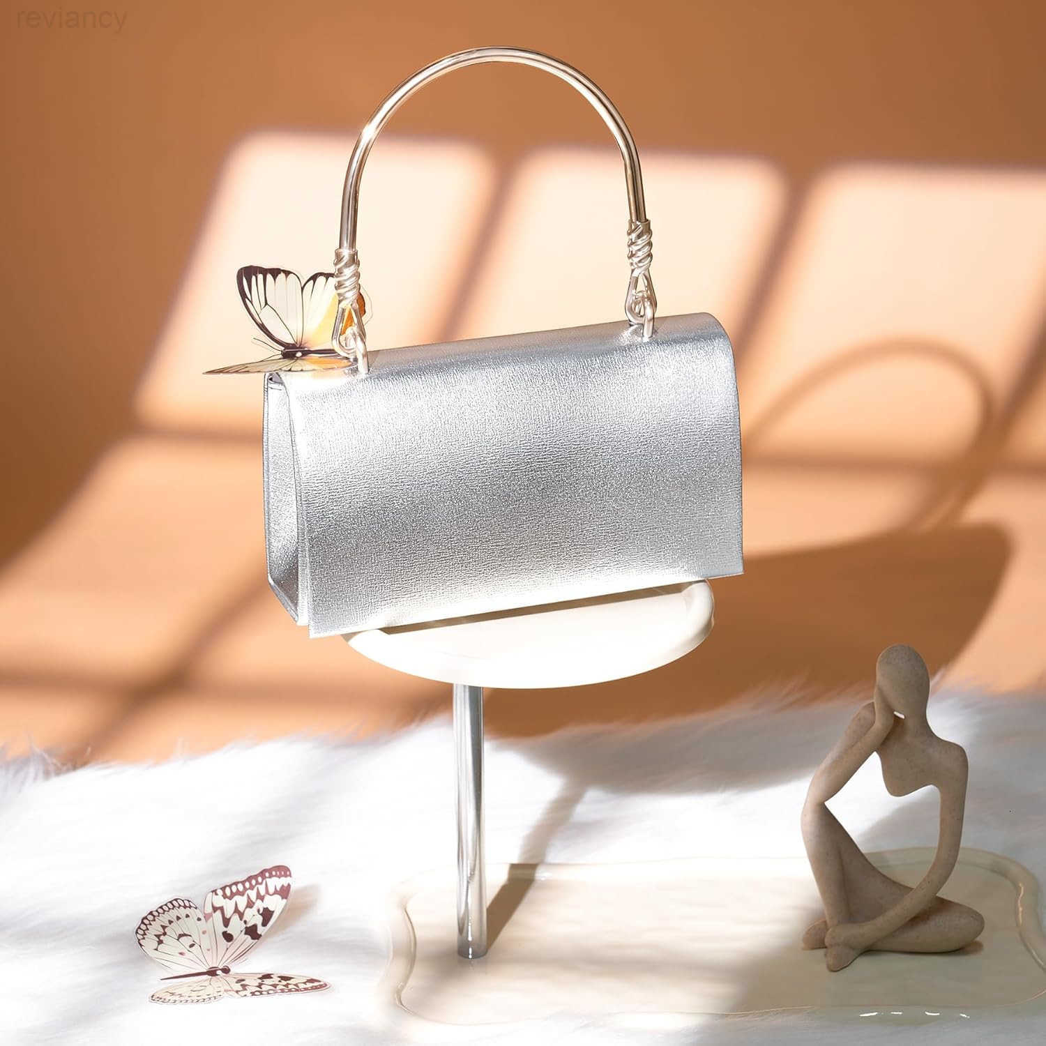 Clutch Purses for Women Elegant Metallic Silver Evening Handbags with 2 Chain Straps Fashion Vegan Leather Ladies Party Bags for Prom Wedding Cocktail