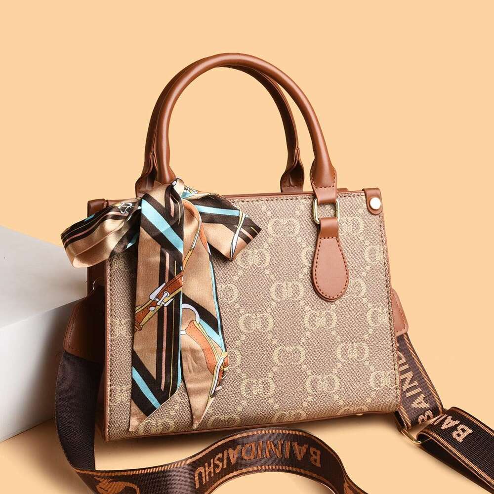 2025 New Women Designer Bags Tote Bags High Quality Texture Single Shoulder Crossbody Bag Fashion Commuter Small Square Bag H260319