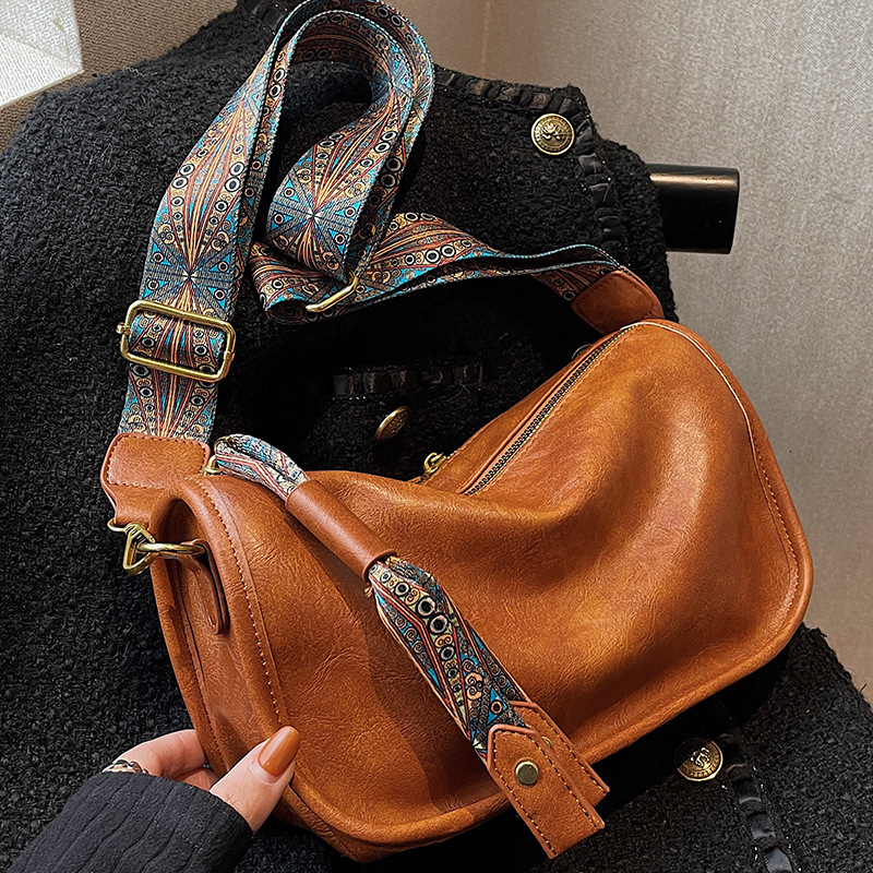 Cross-border Early Autumn New Fashion Retro Crossbody Designer Package Bag Korean Style Trendy Women's Bag Saddle Luxury Bag Bag Wide Shoulder St