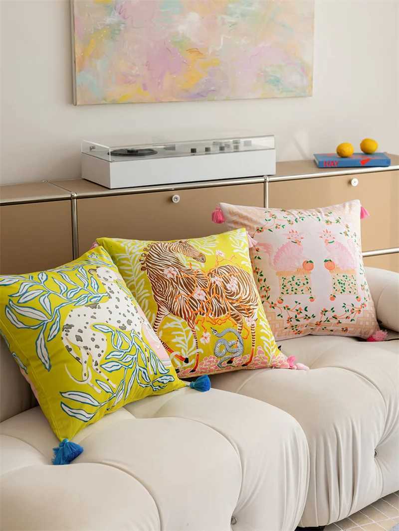 Luxurious Vintage Dog Print Throw Pillow Cover Case Soft Decorative Living Room Bedrooom 18x18 Inch Y251108