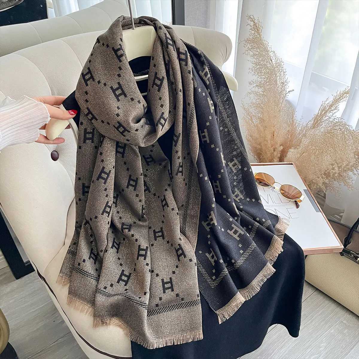 Designer Blanket Ladies Muslim Print Hijab Golden Thread long Scarf Design Spring and Autumn Sun Protection Scarf Shawl Foulard Wrap Headscarf Y250908