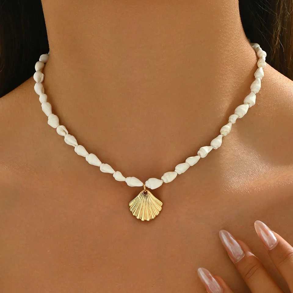 Fashionable Natural Seashell Beaded Necklace Shell Pendant Ocean Inspired Jewelry Choker Suitable For Women Holiday Party Daily W25908