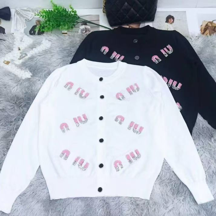 Ladies Chic Streetwear Set: Fashionable Short Sleeve T-Shirt with Oversize Sweater - Sizes S-XL