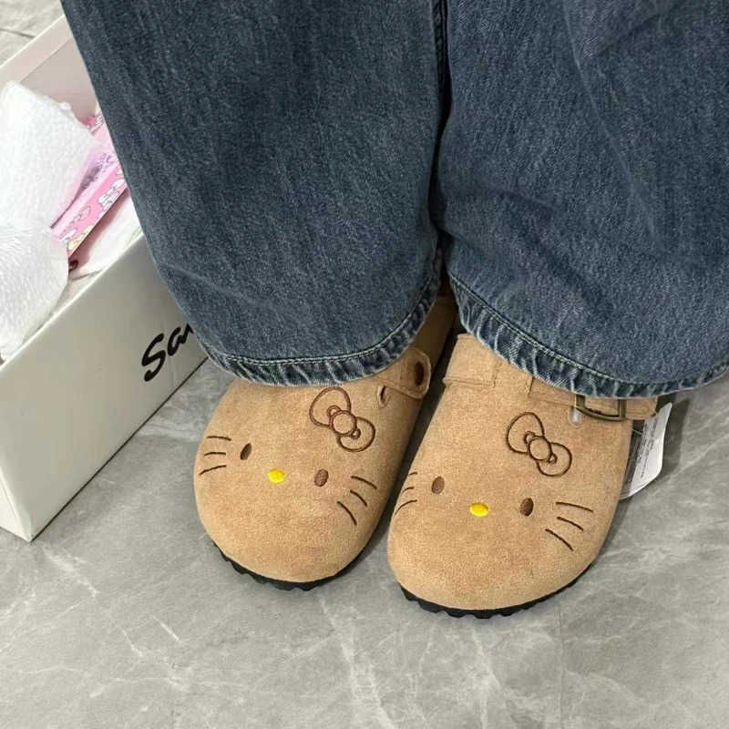 Sanrio Sanrio Hello Kitty Cute Anime Slippers Summer Female Thick Sole Flat Shoes Sweet Outdoor Anti Slip Slippers Girl Gift L250909