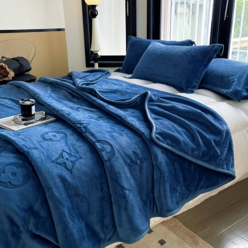 Designer blanket sofa blanket bedding Christmas wool blend soft home textile products alphabet blanket quilt wool blanket winter