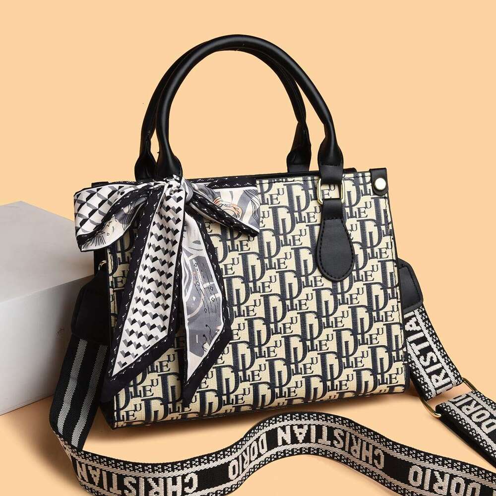 2025 New Women Designer Bags Tote Bags High Quality Texture Single Shoulder Crossbody Bag Fashion Commuter Small Square Bag H260319