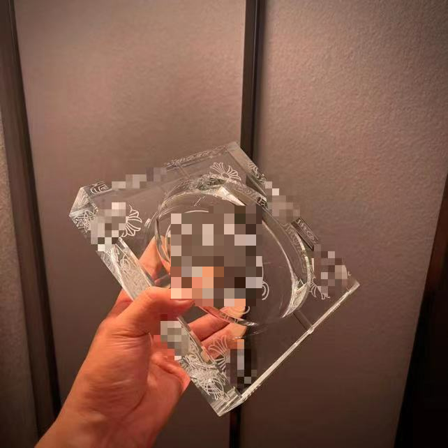 Ashtray for Home Use Three-dimensional Relief Head with Gift Box Fashion