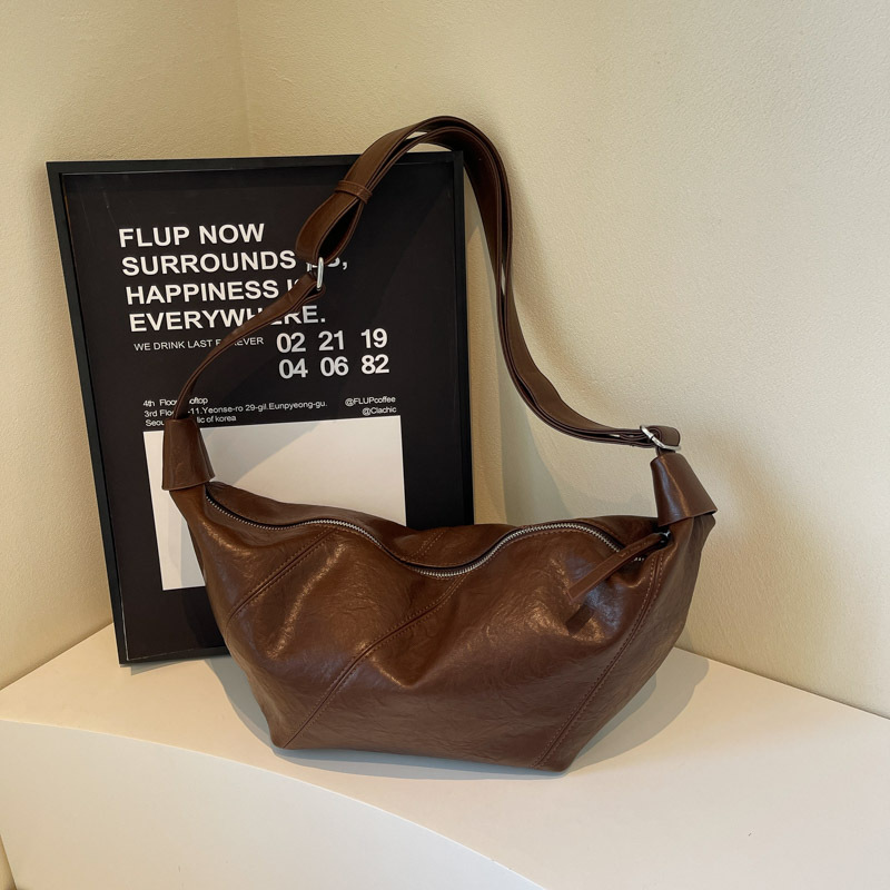 new Free shipping designer bag Shoulder tote Bags For woman Minimally designed commuting with diagonal winds