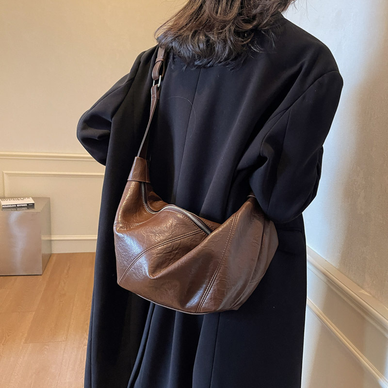 new Free shipping designer bag Shoulder tote Bags For woman Minimally designed commuting with diagonal winds