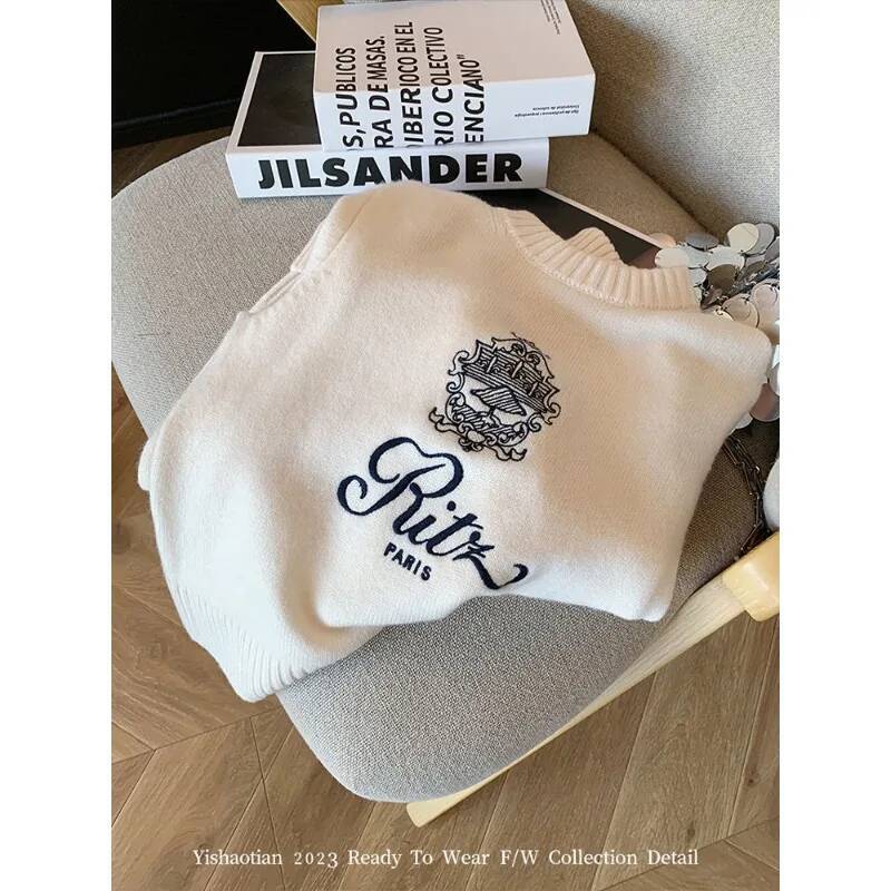 2025 high-end temperament round neck pullover for women's S knitted sweater design, waistband, new lazy design and soft style, new autumn and win