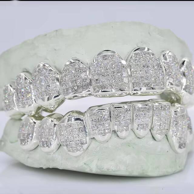 Invisible Setting Princess Cut Iced Out VVS Moissanite Diamond Custom Grillz Teeth Iced Out Hip Hop Silver Grillz Moissanite