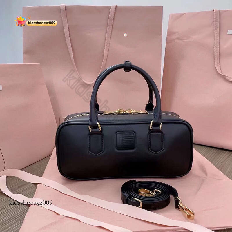 Muimuubag Mui Bag Mui Designer Bag Miulys Miulys Bag Large Bowling Boston Retro Pillow Bag Capacity Shoulder Handbag Women Sacoche Homme Sac Lhomme Kids