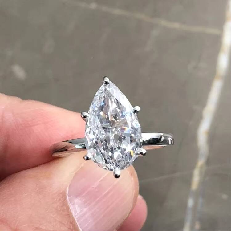 Custom Luxury 18K White Gold Plated Pear Shape Cubic Zirconia Diamond Silver Rings Jewelry for Women