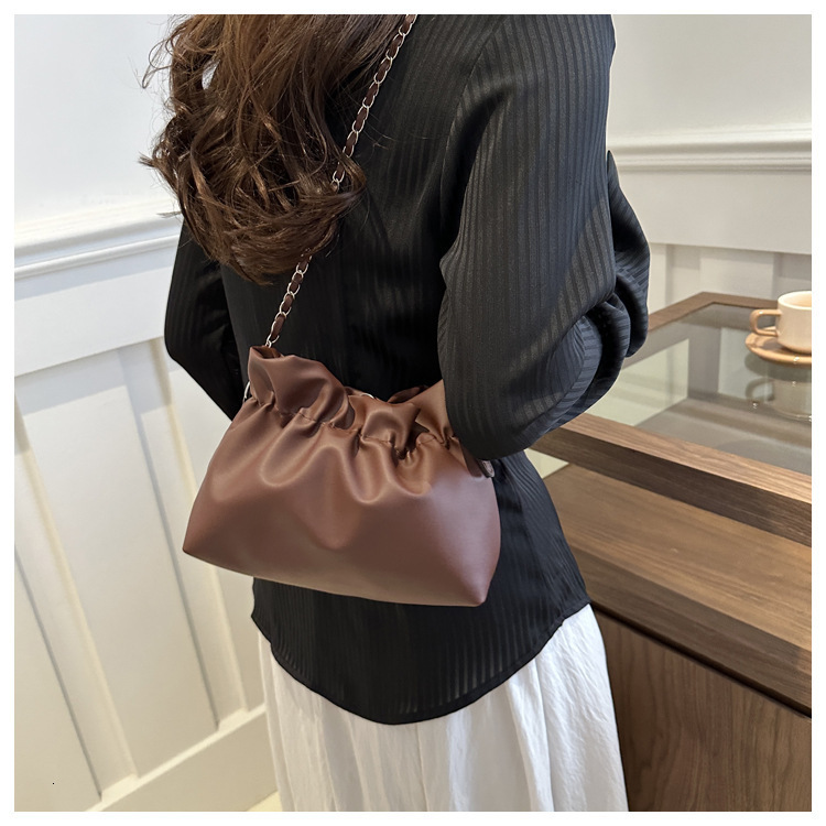 Fashion Pleated Bucket Bag Drawstring Chain Women's Shoulder Bag Solid Color Niche Women's Crossbody Bag Autumn New Designer Bag
