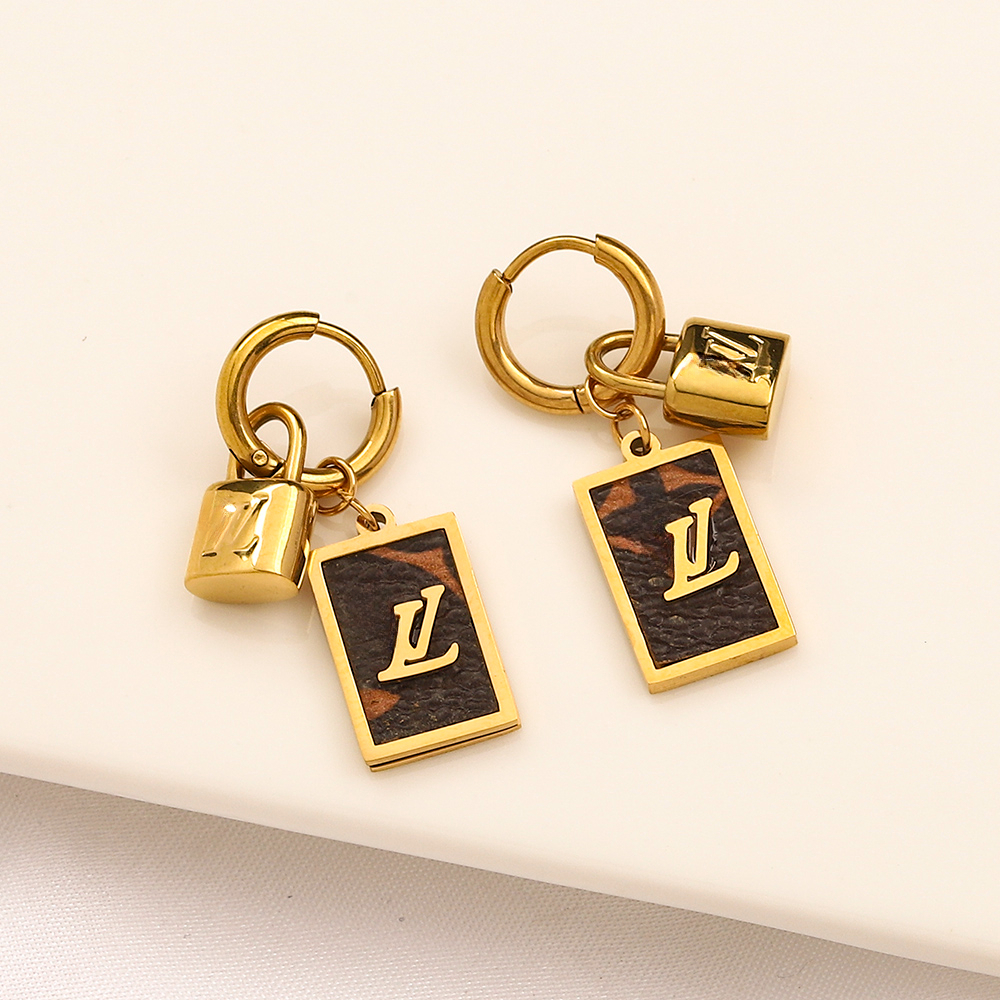 Vintage Stud Earrings Luxury Designer Earring Letters Jewelry Women 18K Plated Diamond Party Wedding Gifts