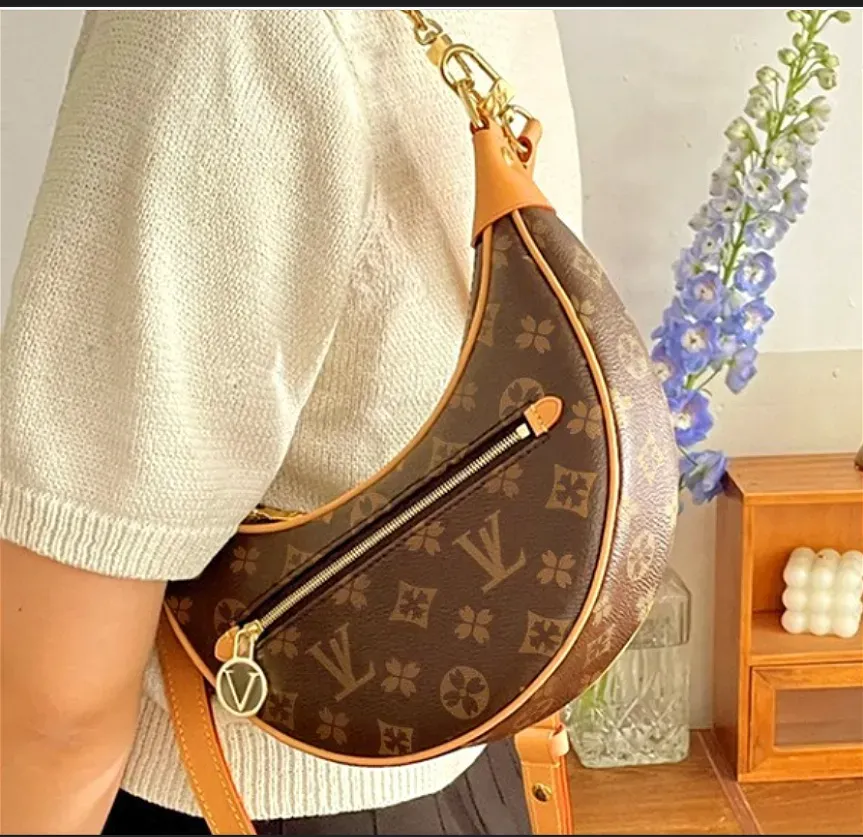 Designer Old Flower Embossed Shoulder Brown Crossbody Wallet Women Crescent Luxury Dumpling Bag Black purse Chain Handbag Female backpack12