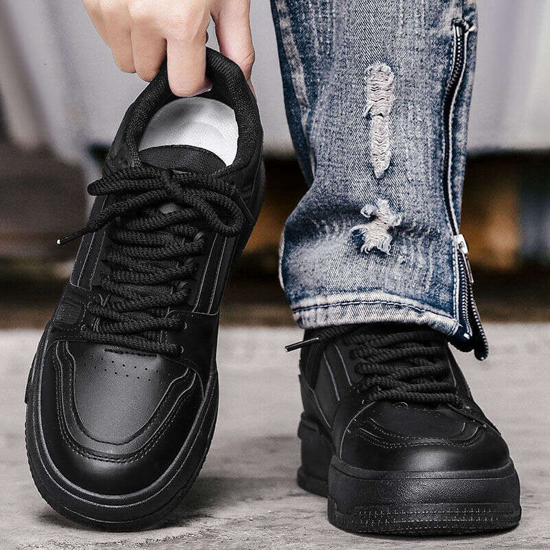 Korean Four Seasons Fashion Bread Thick Sole Black School Ultra Light Outdoor Leisure Sports Shoes for Men