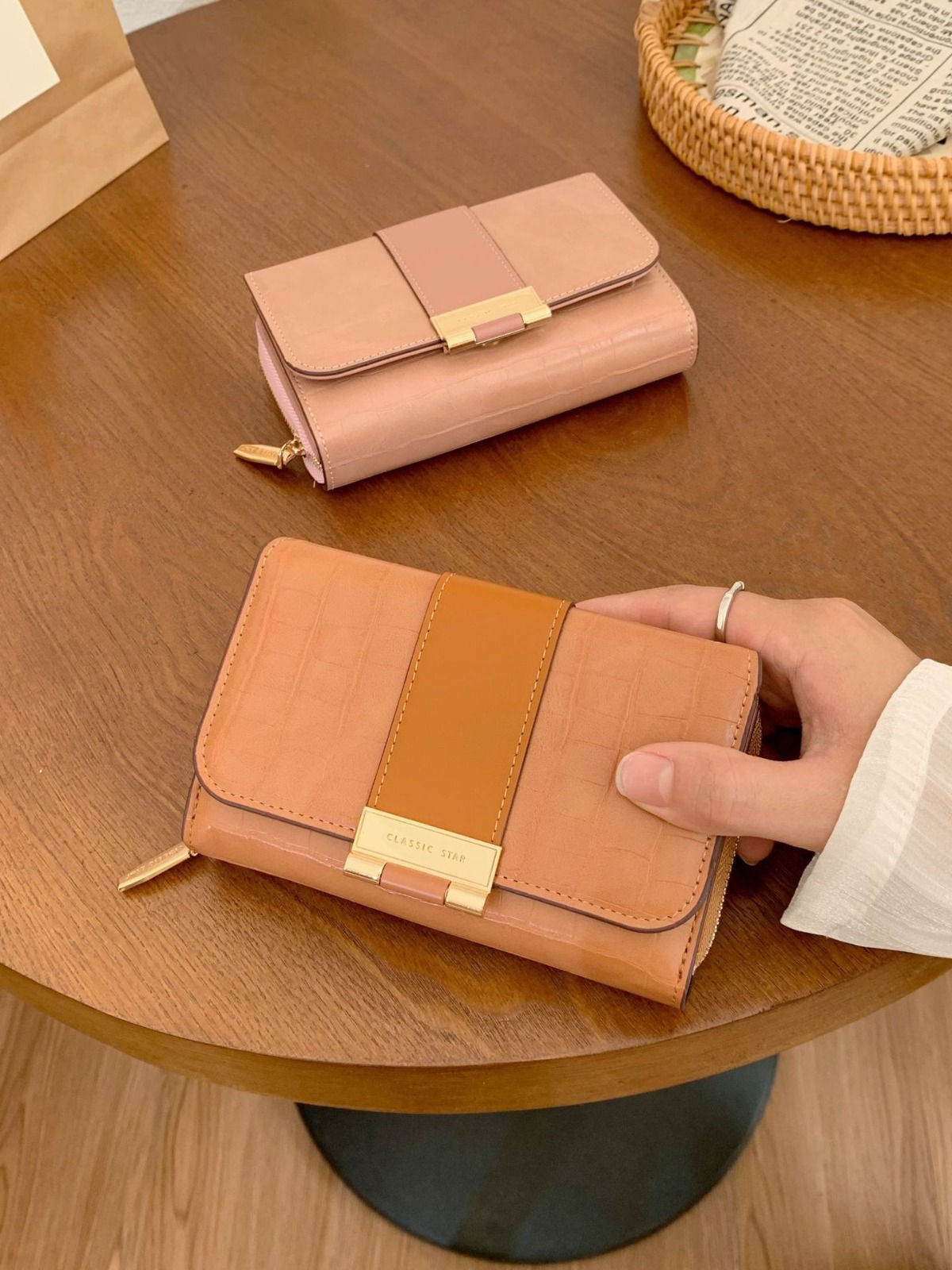 Luxury Brand Designer Bag Vintage Color-Block Large Capacity Crossbody Bag For Women 2024 New Autumn Winter Casual Versatile Shoulder Bag For Work Com