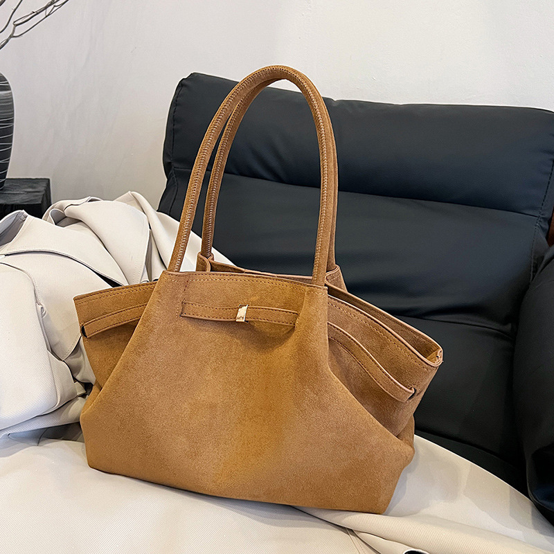 Hot Free shipping designer bags for womens Shoulder bags beige brown green black Autumn and Winter Simple Commuter Handheld Shoulder Bag