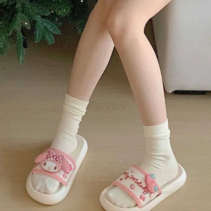 Sanrio Sanrio My Melody Cinnamoroll Hello Kitty Kuromi Slippers Womens Summer Non Slip Thick Sole Slippers Y2K Cute Girl Home Slippers L250909