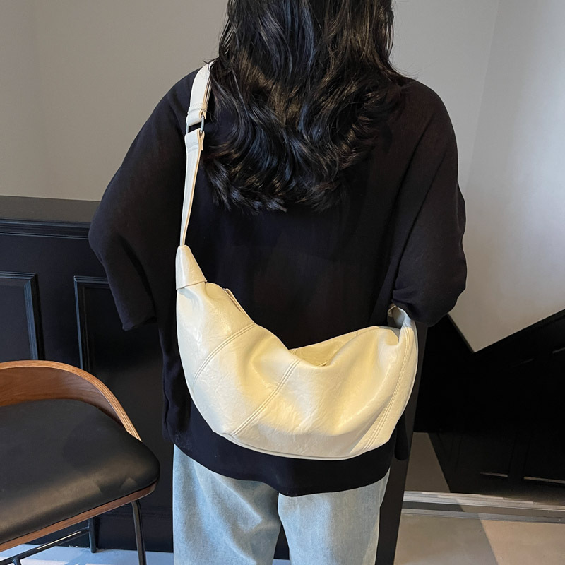 new Free shipping designer bag Shoulder tote Bags For woman Minimally designed commuting with diagonal winds