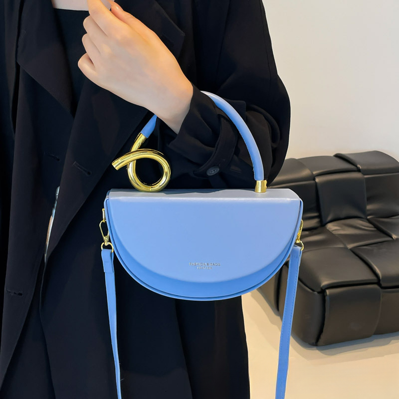 2025 autumn new fashion retro niche design versatile light luxury bag elegant style handbag women's shoulder bag designer bag