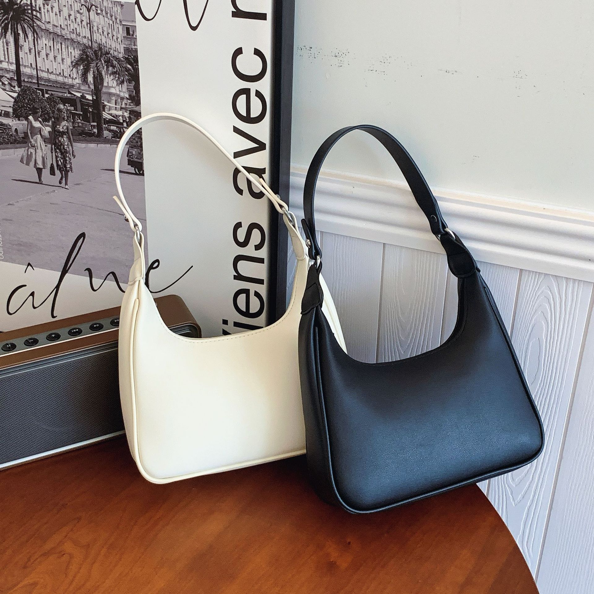 2025 New Women's Crescent Moon Bag Solid Color Minimalist Shoulder Bag Underarm Purse Versatile Top Handle Crossbody Bag