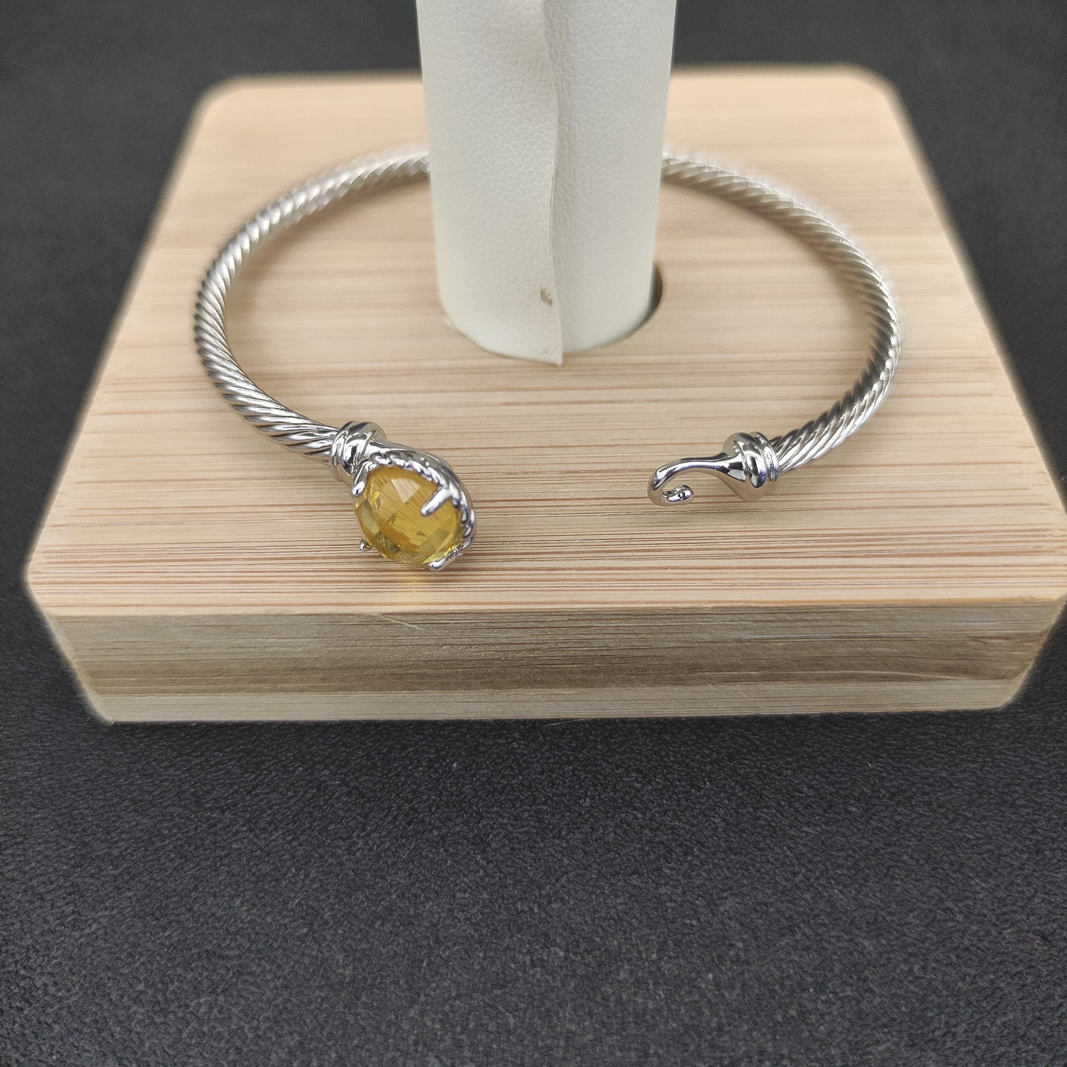 Classic 3mm Cable Pearl Bracelets With Hoop Clasps - Available In Four Designer Luxury Jewelry David & Two Sizes 17/19 Cm Blue Dia Shiny Valentine DY 