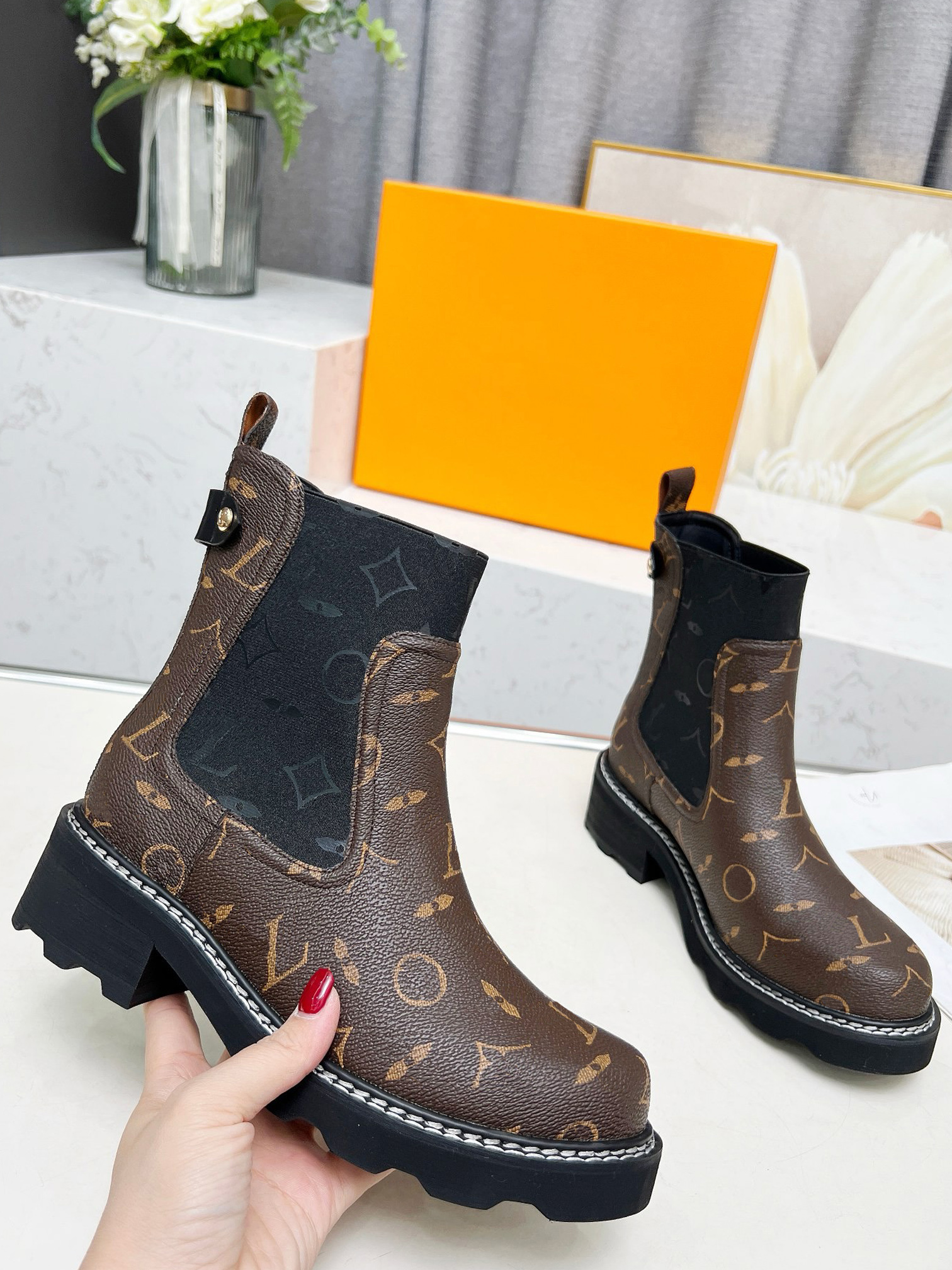 Beaubourg Ankle Boot 1AGV74 Ladies Chelsea Boots Glazed calf Leather Fabric Star Same Style Boots Luxury Short Boots Size 35-42