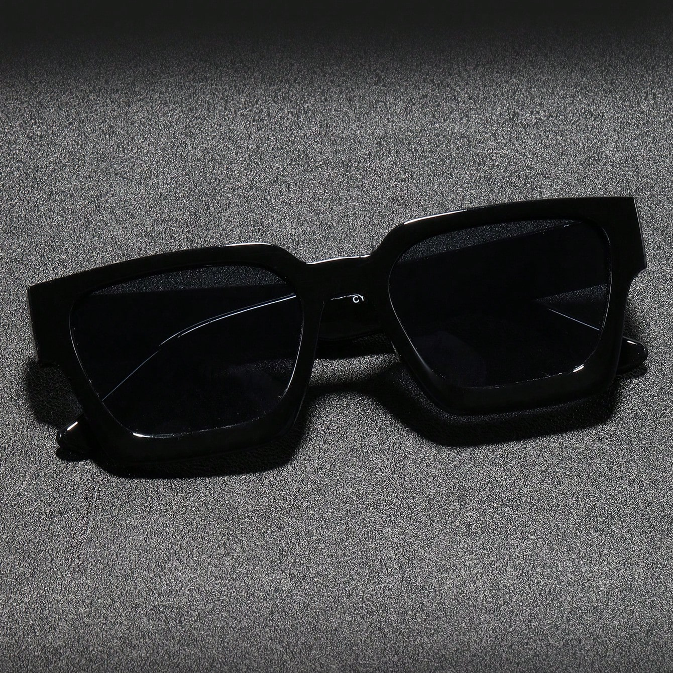 Men's and women's model square frame sunglasses trend retro black frame personality sunglasses new fashion bungee sunglasses for travel hiki