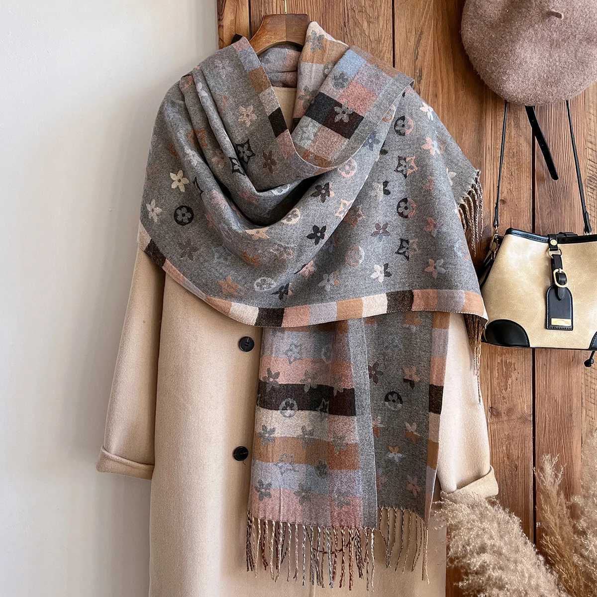Designer New Brand National Style Cashmere Scarf Winter Women Pashmina Shawls Warm Blanket Wraps Female Foulard Bandana Thick Scarves Y250908a