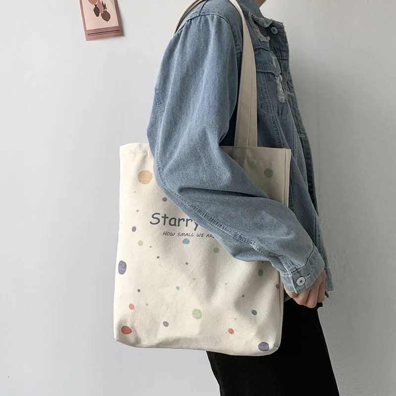 Fashionable Letters Canvas Tote Bag Female Stylish Handbag Shoulder Bag with Zipper Opening Large Capacity Student School Bags R250908