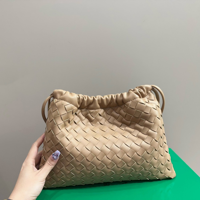 Designer Woven Shoulder Crossbody Hobo Niche Chic Women's Handbags 2025 New Arrival High-Quality Tote Shopping Bags