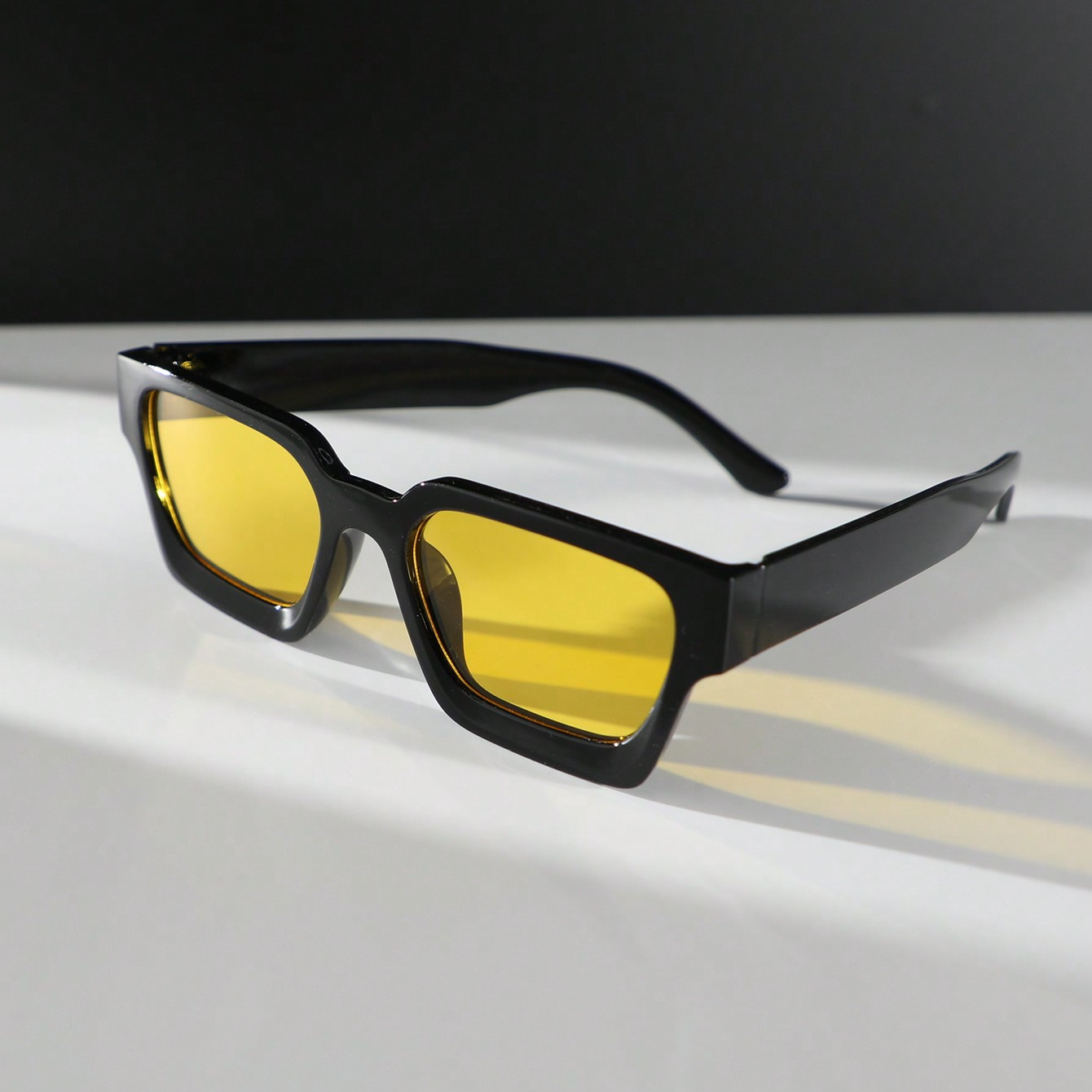 Men's and women's model square frame sunglasses trend retro black frame personality sunglasses new fashion bungee sunglasses for travel hiki