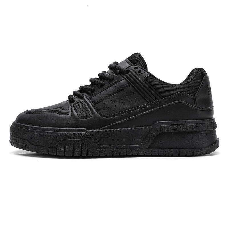 Korean Four Seasons Fashion Bread Thick Sole Black School Ultra Light Outdoor Leisure Sports Shoes for Men
