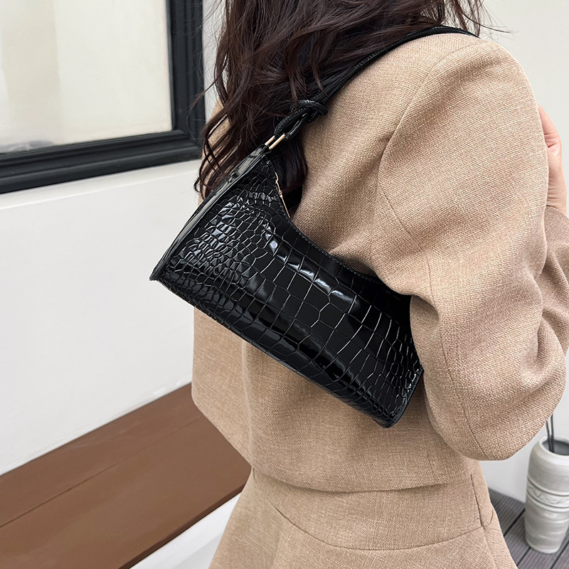 2025 New French Niche Design Women's Bag Top Handle Shoulder Bag Textured Versatile Underarm Bag