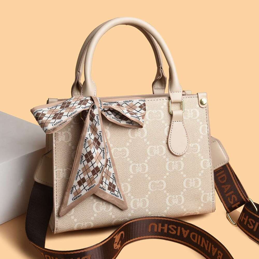 2025 New Women Designer Bags Tote Bags High Quality Texture Single Shoulder Crossbody Bag Fashion Commuter Small Square Bag H260319