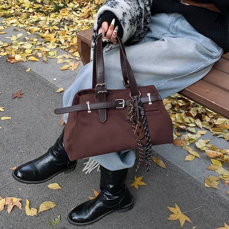 2025 new collection Retro Suede Women's Shoulder Bag Simple And Fashionable Large Capacity Popular Handbag Travel Women's Handbag Autumn New