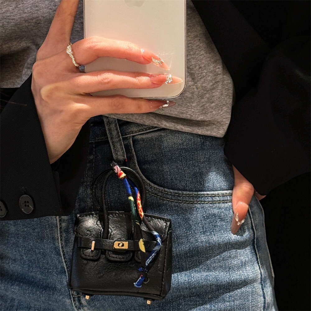 DHgargets Chanel Style Ostrich Pattern Earphone Compatible with Apple 1/2 Generation Simple Niche Case 3rd Generation/PRO2