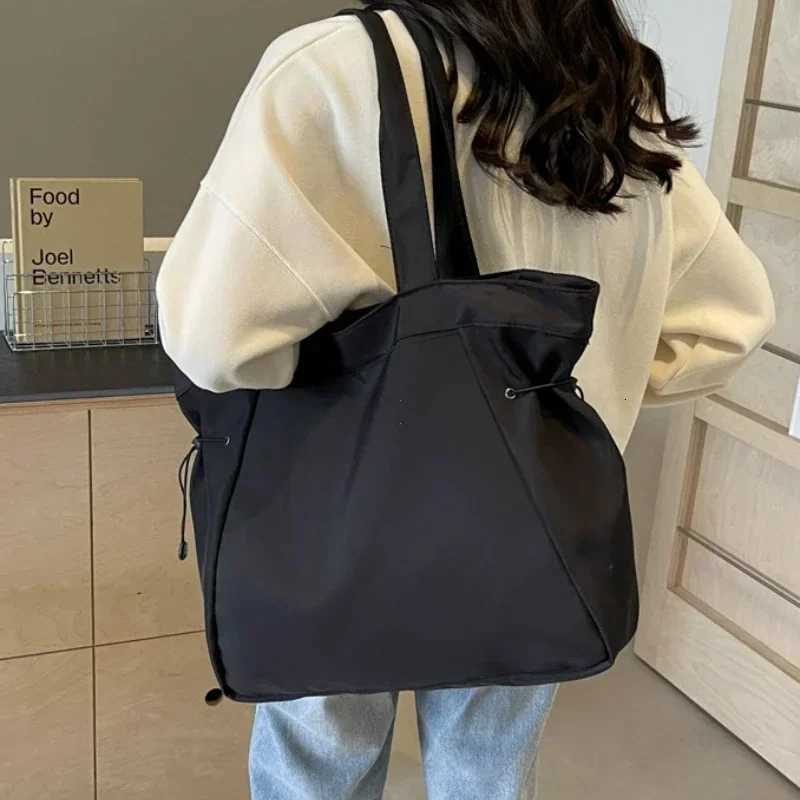 Casual Fashion Large Capacity Tote Bag Simple Travel Bag Women Large Shoulder Bag Aesthetic Handbags Drawstring Tote Handbag R250908