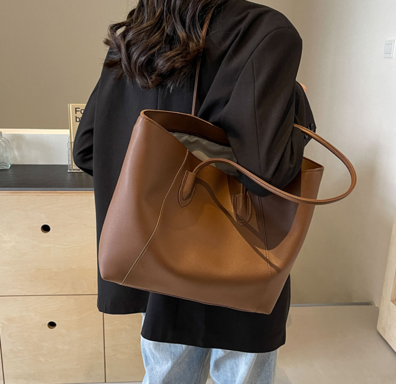 Designer Bag Luxury Bag High-Quality Designer's 2025 New Large-Capacity Shoulder Bag Commuter Autumn Style Versatile Shoulder Simple