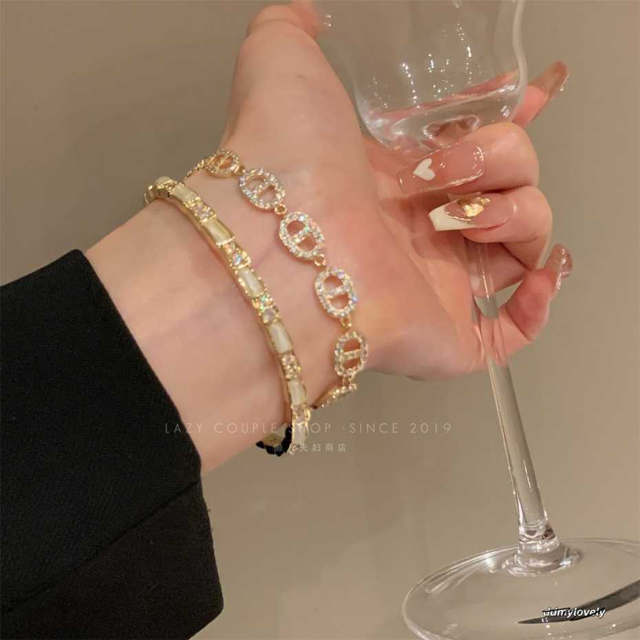 Gold Tone Linked Oval Bracelet With Rhinestone Accents Trendy Daily Party Wear Gift For Her High Quality And Eye - Catching Jewelry ddmylovely