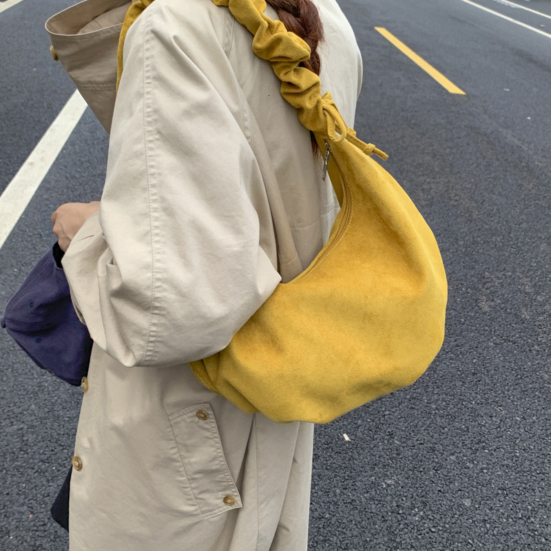 2025 new collection Women's Shoulder Bag Niche Retro Armpit Bag Velvet Wrinkled Drawstring Cloud Bag Women's Crossbody Bag Dumpling Bag Autu