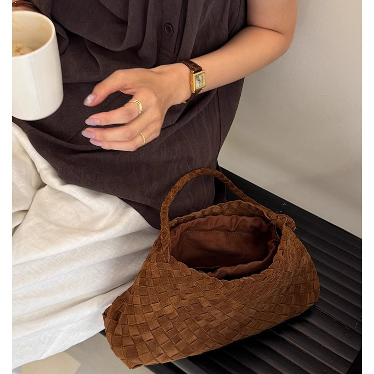 Suede Leather Hand Woven Bag Armpit Bag Hand-held Women's Shoulder Bag design Autumn New Style Simple Style Solid Color Designer Bag Handbag
