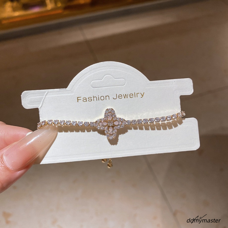 Sier Tone Clover Shaped Bracelet Black Gem Crystal Accents Elegant Party Daily Wear Gift For Her High Quality And Stylish Jewelry ddmymaster