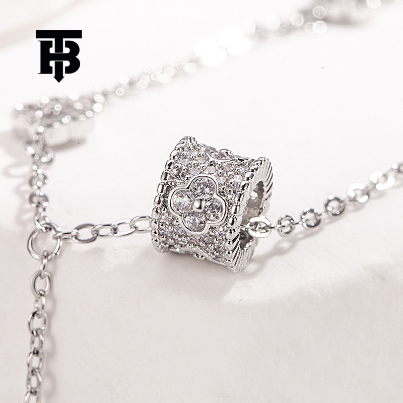 TB BHULAMTE Free Shipping New Designer Accessory Women's Small Waist Clover Necklace Simple Neck Chain Design Niche Collarbone Chain