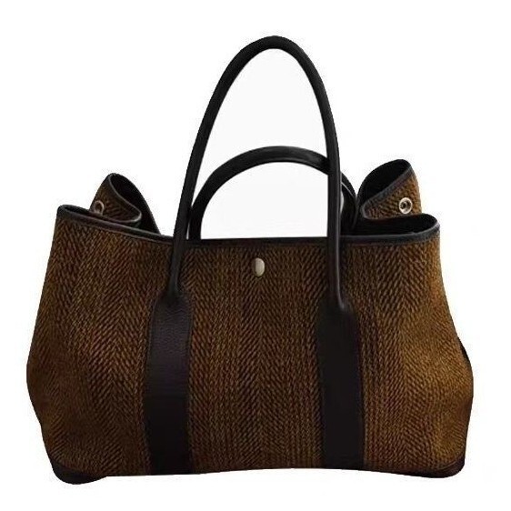 Large Capacity Niche Women's Shoulder Bag New Fashionable And Elegant Style Simple Underarm Tote design Bag Autumn New Designer Bag