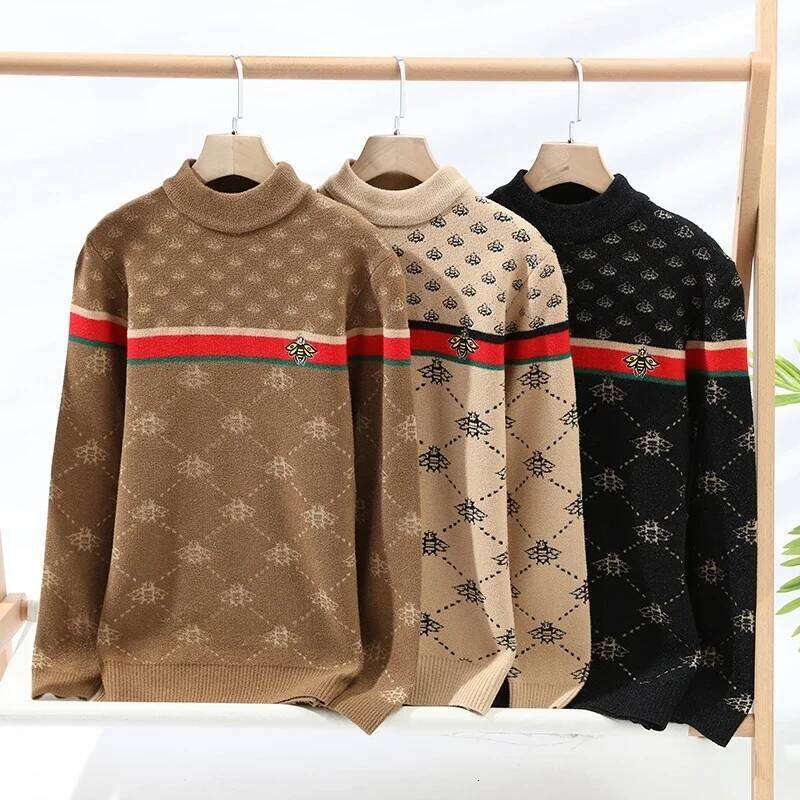 2024 New Fall Winter Korean Slim Bee Embroidery Pullovers High End Cashmere Sweater Men Soft Warm Mens Christmas Jumper